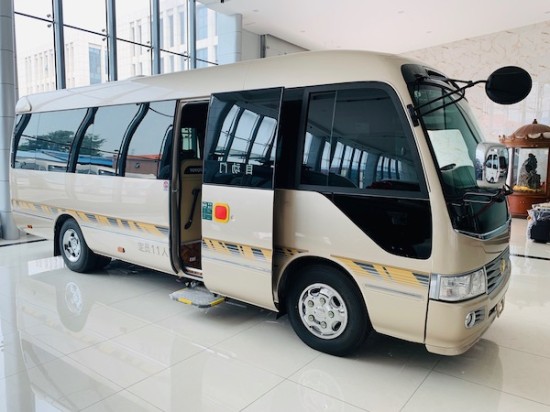 丰田考斯特中巴车   超豪华电动航空座椅