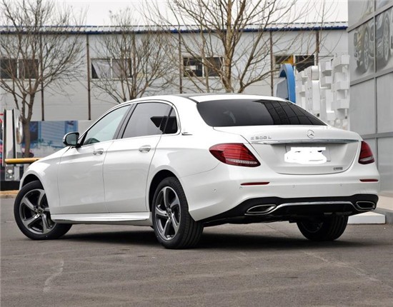 全新奔驰E级豪华轿车 本店特价销售....