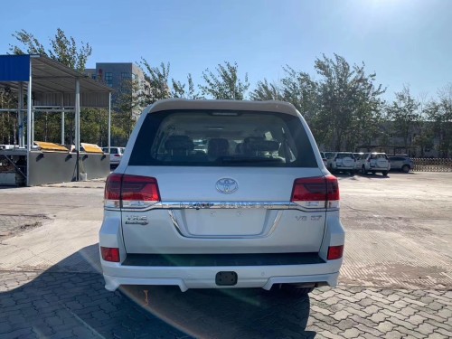 2019款酷路泽5700 GTS底升配置无敌版本