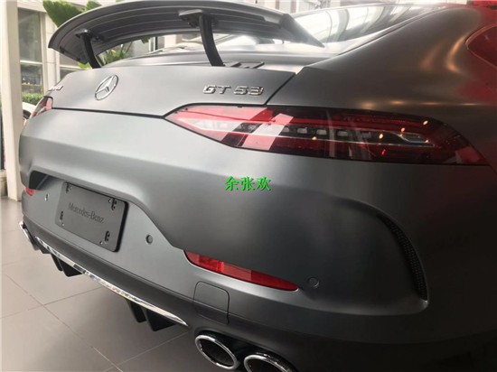 奔跑AMG GT53 磨砂灰搭配黑白纳帕真皮内饰实拍成效图