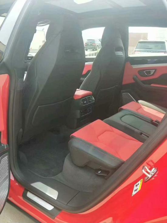 兰博基尼Urus 2019款SUV 气力取颜值并存