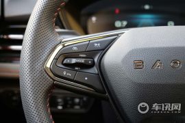 宝骏-宝骏RS-3-1.5L CVT  24小时在线豪华型  ￥8.98