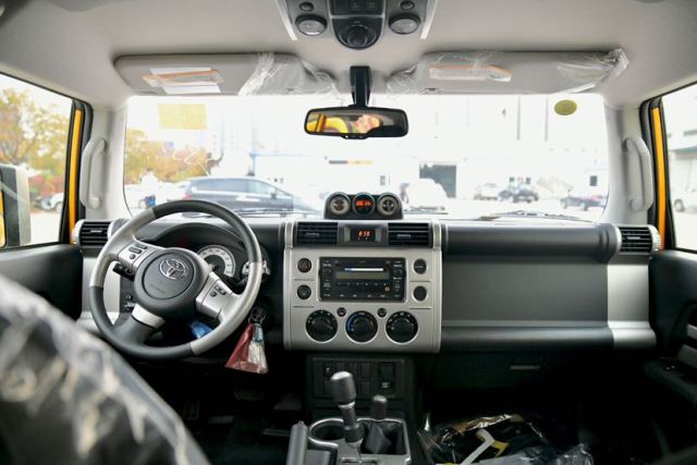 19款进口丰田酷路泽FJ大批量现车降价中