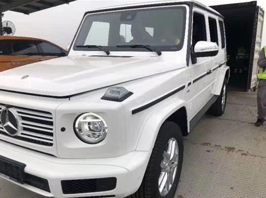 19款奔驰G500硬朗的线条出色          