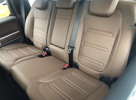 19款奔驰G500硬朗的线条出色          