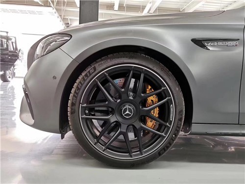 20款奔驰AMG .E63s了解下新款E63S优惠价多少