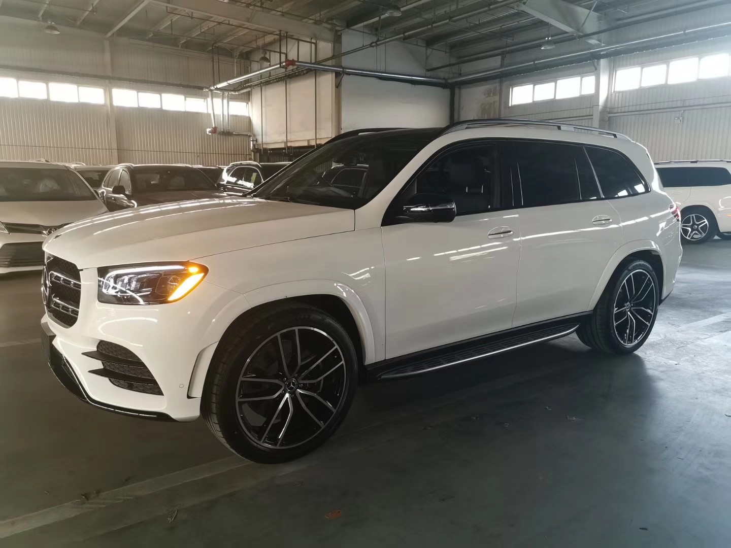 奔驰2019款,奔驰新款车型2019 全新2019款奔驰gls450天津港口现车热销