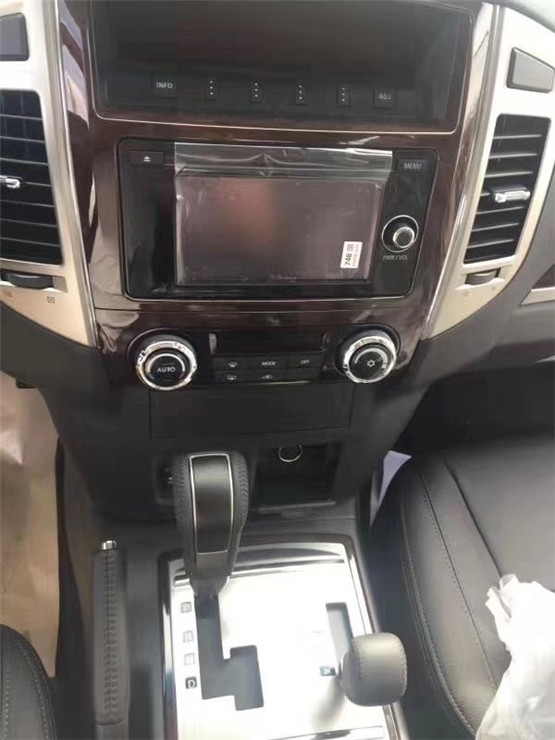 新款三菱帕杰罗V87金标双差四驱顶配报价大