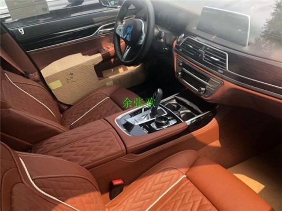 2019款宝马M760Li xDrive V12 运动套装