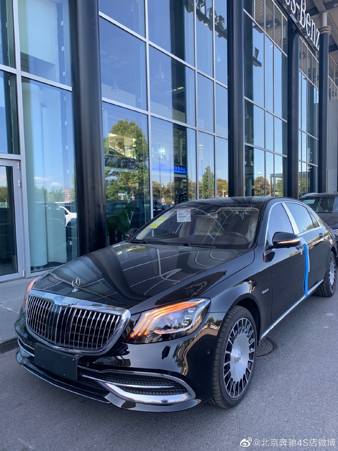 奔驰S450顶尖科技与迈巴赫极致专属体验