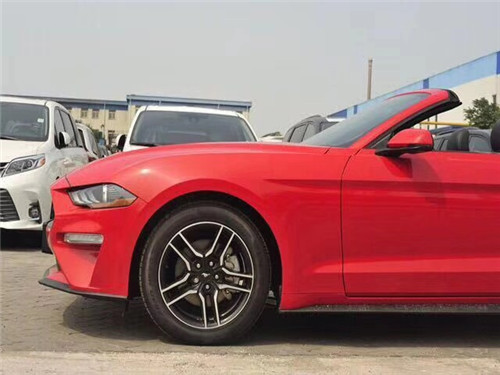 19款加版福特野马 敞篷跑车港口42.8万 