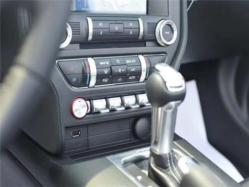 19款加版福特野马 敞篷跑车港口42.8万 