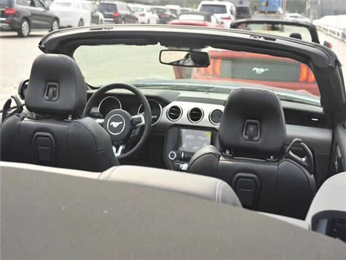 19款加版福特野马 敞篷跑车港口42.8万 