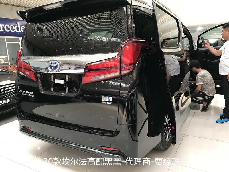 5l v6动力参数上弱了一大截,埃尔法匹配的是一台8at变速