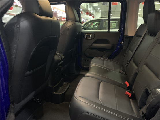 全新JEEP牧马人2.0T港口现车报价配置详解