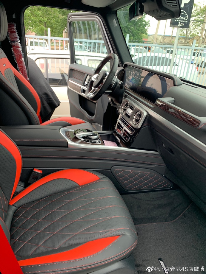 更多宠爱的目光 北进口奔驰G63AMG     