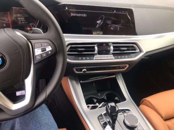 20款宝马X5墨版现车白黄鹤报价经济型SUV