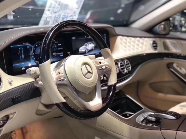 2019款奔驰迈巴赫S650现车做工颇为考究