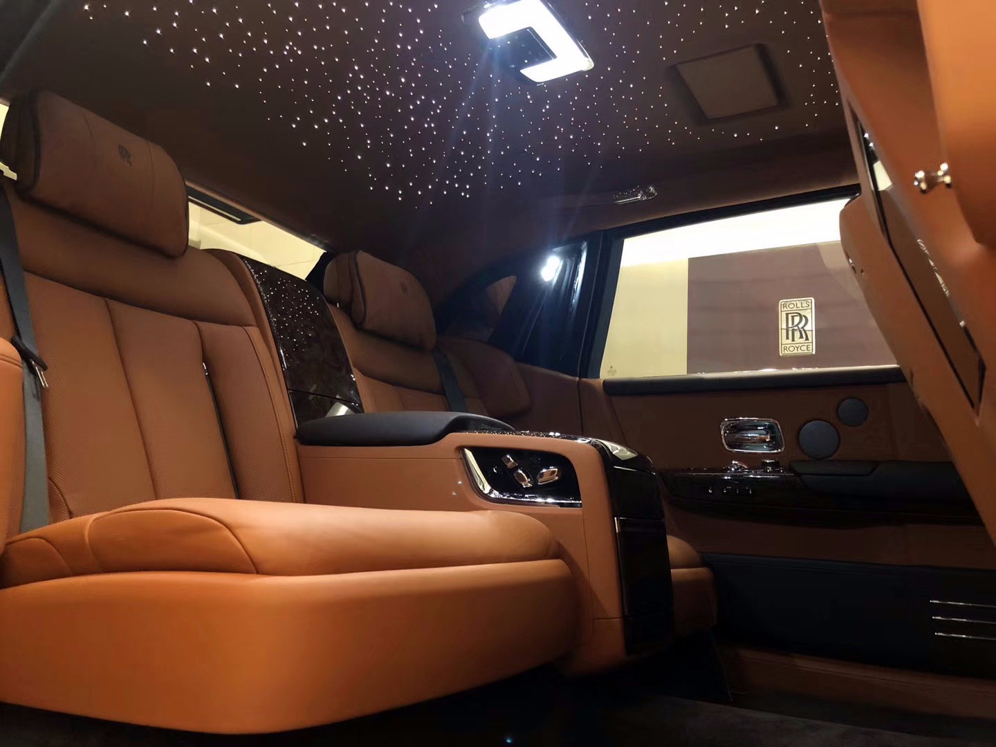 劳斯莱斯幻影现车配置齐全 综合实力强大