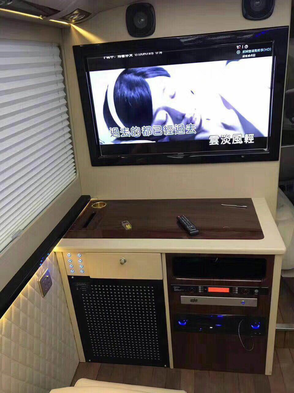 大巴车改内饰 考斯特改内饰坐椅报价及案例