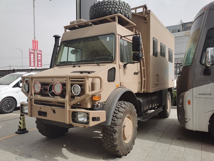 越野4X4奔驰乌尼莫克进口底盘房车改装 