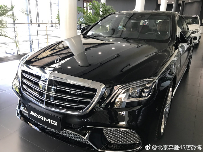 晒成古铜色了 2020款奔驰S65 S63AMG   