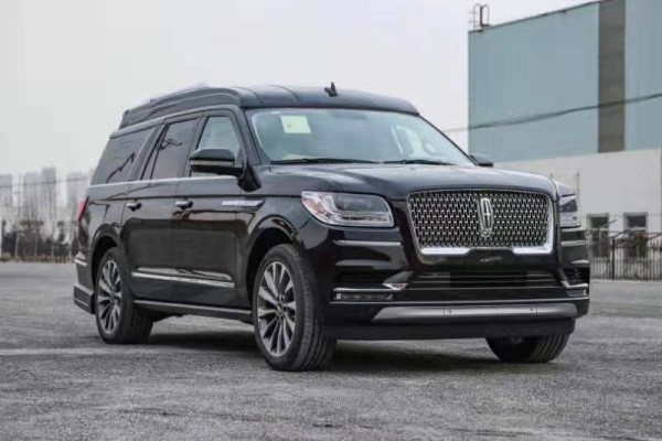 天津港进口林肯领袖一号隐藏六座全隔断