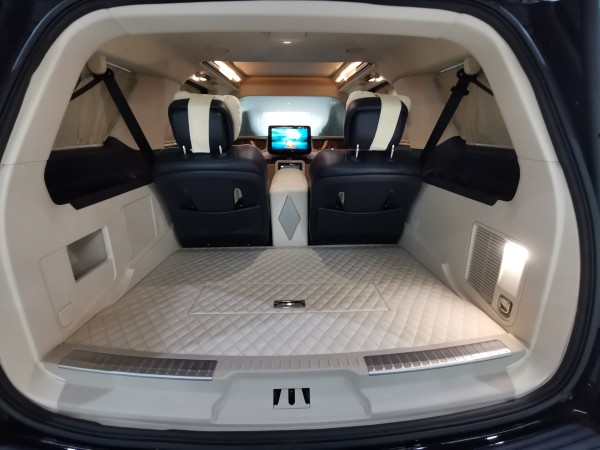 天津港进口林肯领袖一号隐藏六座全隔断