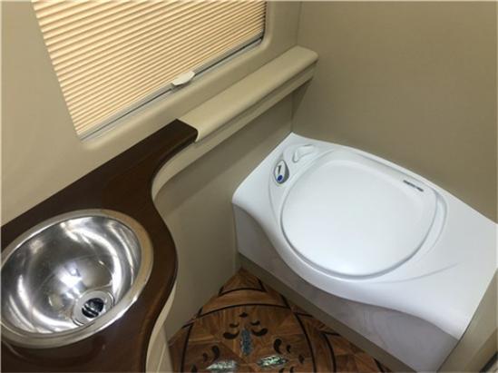 考斯特商务丰田考斯特8座商务尊贵版车   