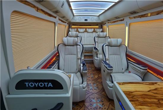 丰田考斯特原装车11座vip接待商务座   