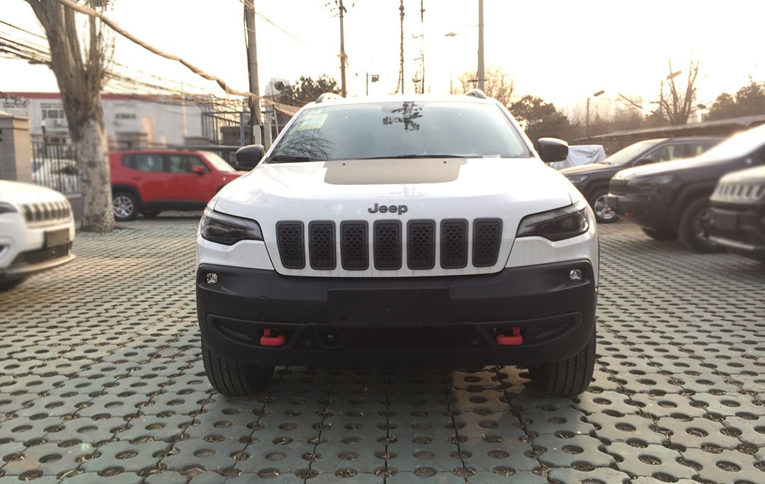 jeep自由光2020款夜鹰版 豪华版促销中 