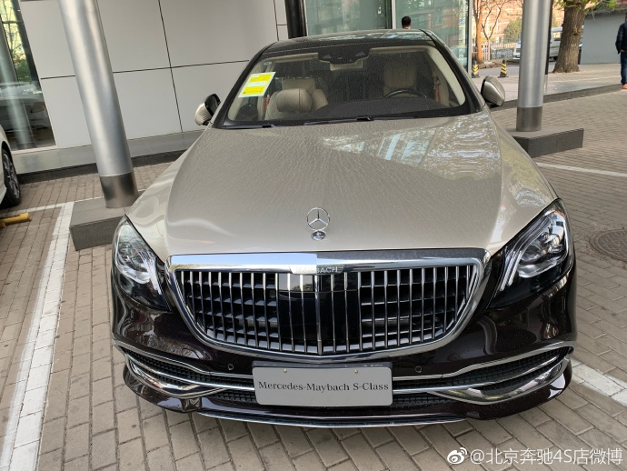 再次定义豪华 双色北京奔驰迈巴赫S680 