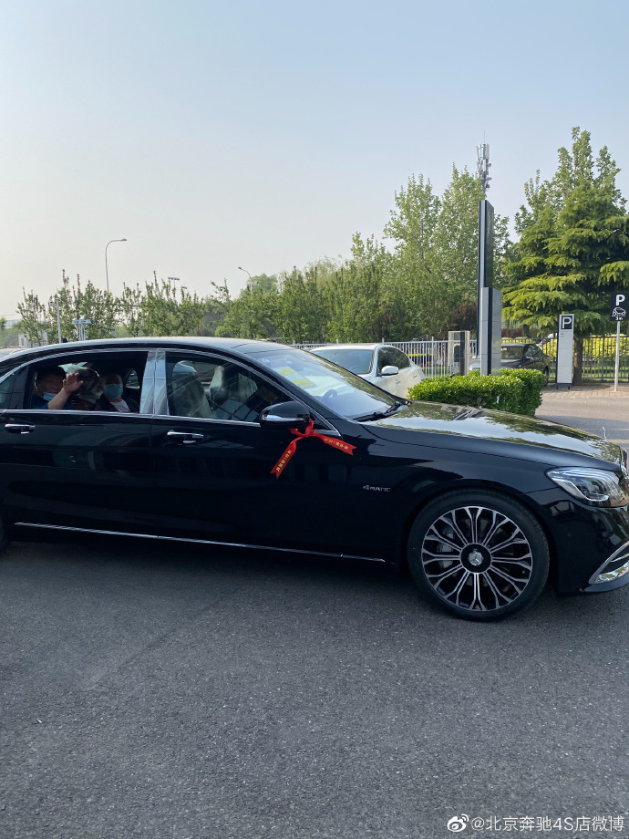 至臻时刻 典藏版2021款奔驰迈巴赫S450 
