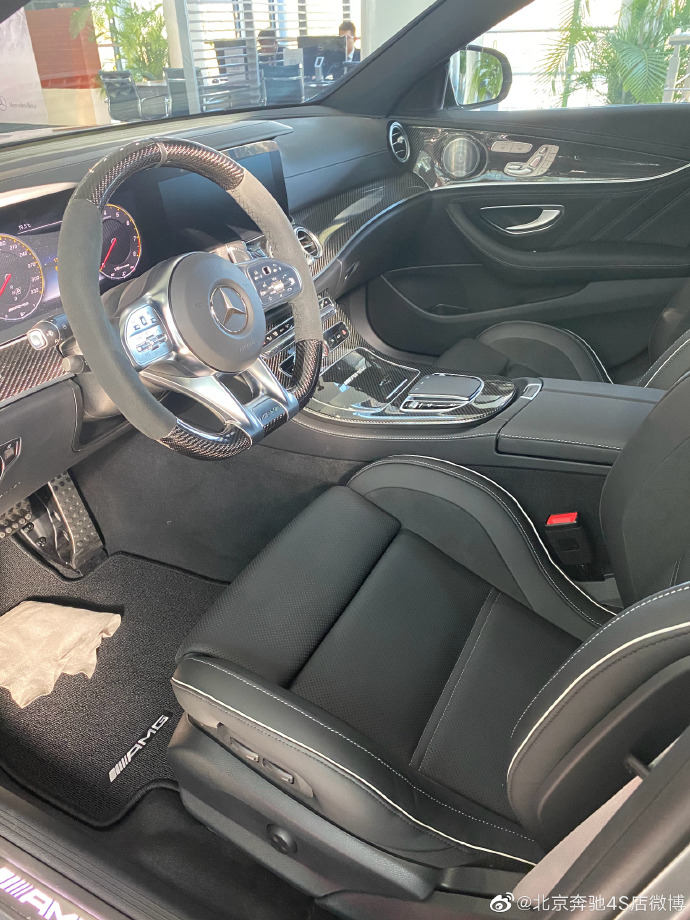 从首次露面让人惊艳 2020款奔驰E63 AMG