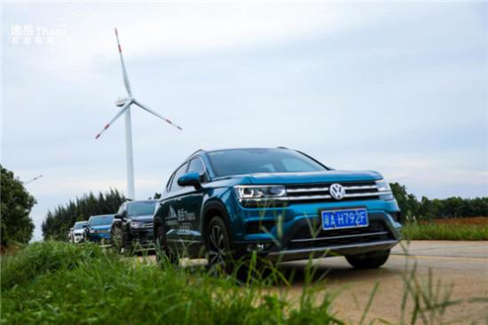                 广东最美旅游公路·菠萝的海