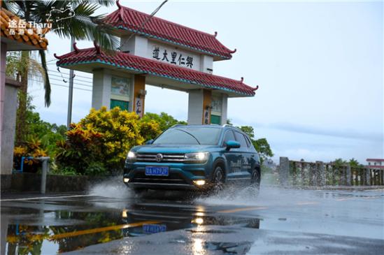                广东最美旅游公路·碉楼逸风