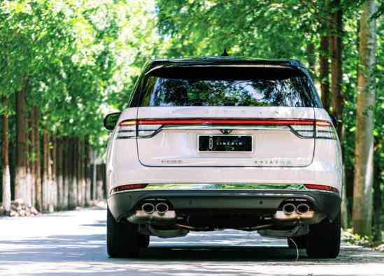 3.0T双涡轮V6+10AT，吃92号粗粮，出去浪也很省钱