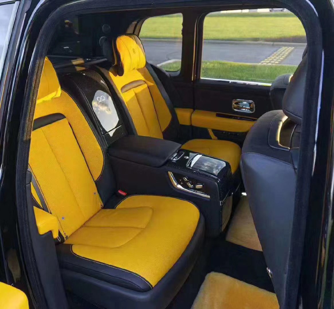 劳斯莱斯库里南豪华SUV 车身线条优美  