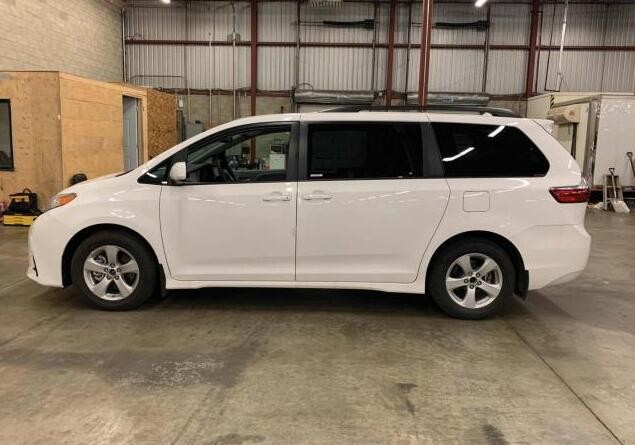 2020款丰田塞纳七座商务MPV 家庭最实用