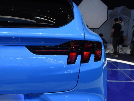 福特首款电动车来袭，百公里加速只需3.5s，能扳倒特斯拉吗？