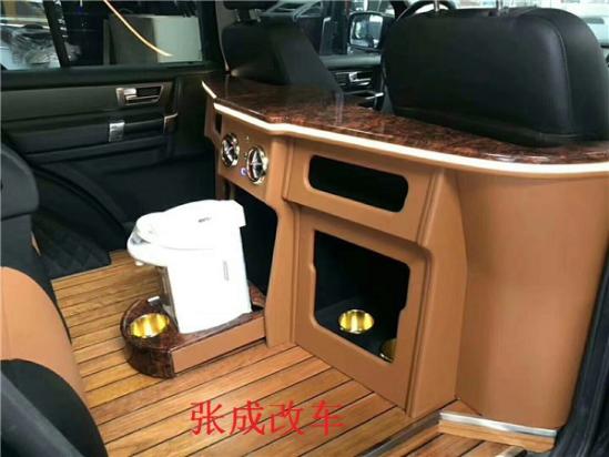 路虎发现4改装航空座椅升级商务舱效果图