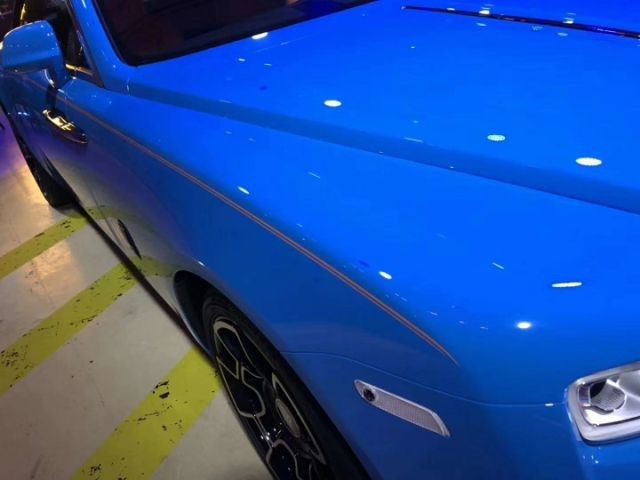 全新劳斯莱斯曜影 双门四座的跑车布局 