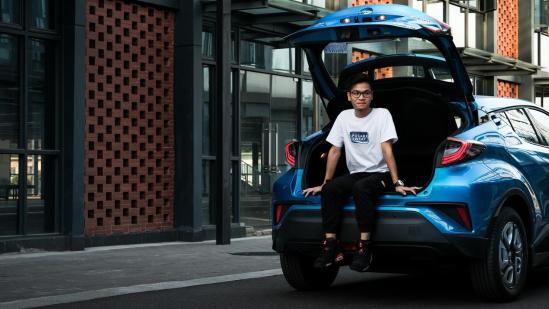 老车主首度体验C-HR EV！“触电”后还能否一见钟情？