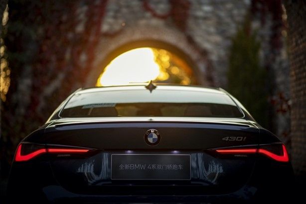 创新|全新BMW 4系双门轿跑车擎燃金秋   