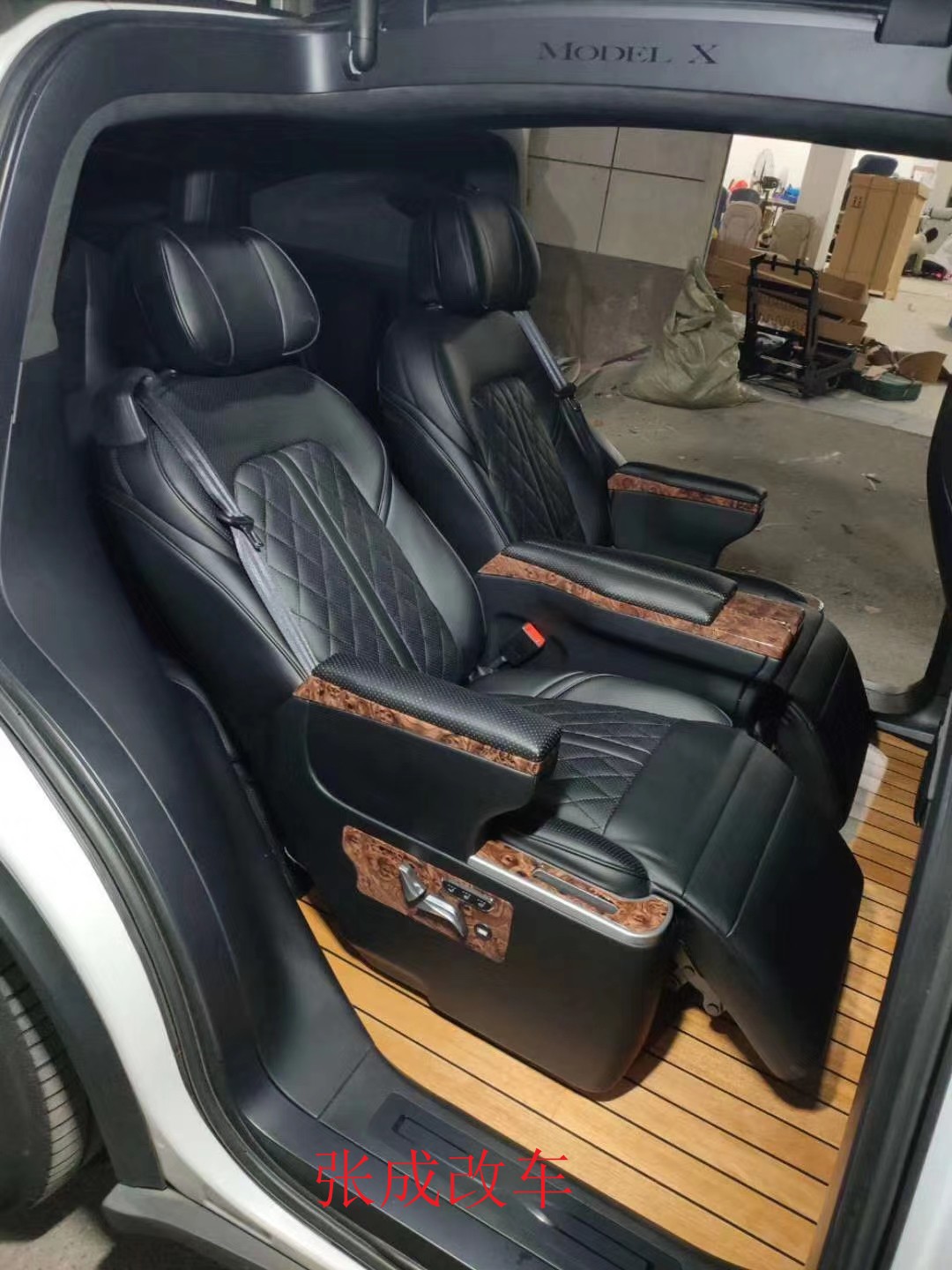 特斯拉ModelX改装航空座椅 改装真实效果图
