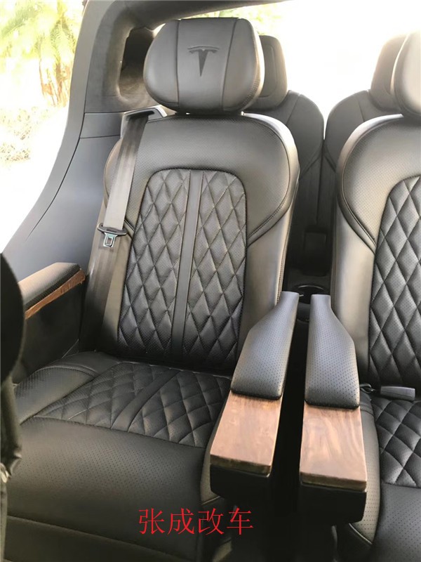 特斯拉ModelX改装航空座椅 改装真实效果图