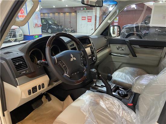 20款三菱帕杰罗V97中东版 港口少量现车