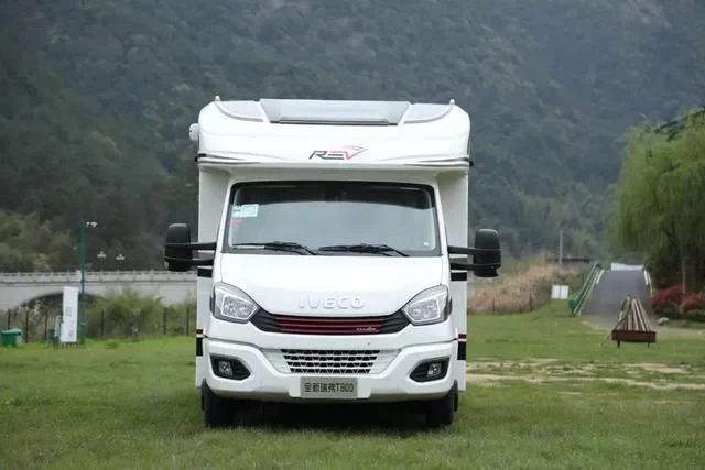 新款依维柯C型瑞弗T800小额头房车 中美合资品质更大空间