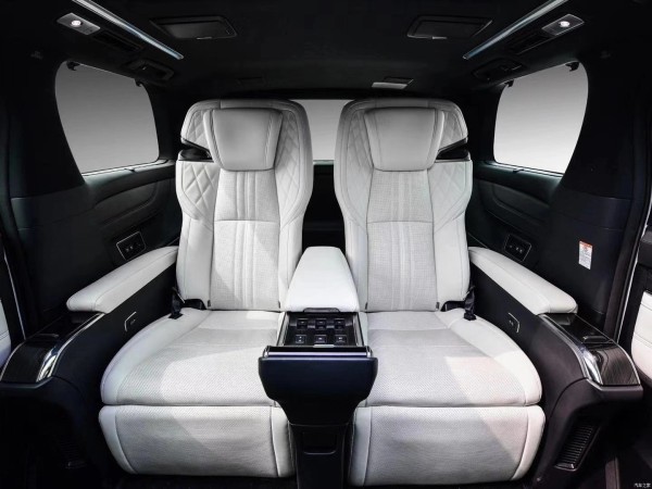 全新高端豪华舱雷克萨斯LM300h顶级商务