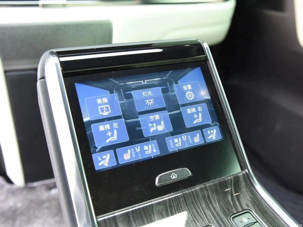 全新高端豪华舱雷克萨斯LM300h顶级商务